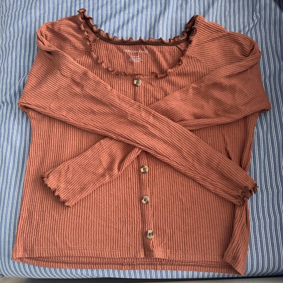 Long Sleeve Henley Top from American Eagle. Great Condition, size: XL - Picture 3 of 4